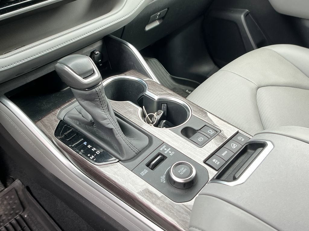 Used 2020 Toyota Highlander Platinum image 21