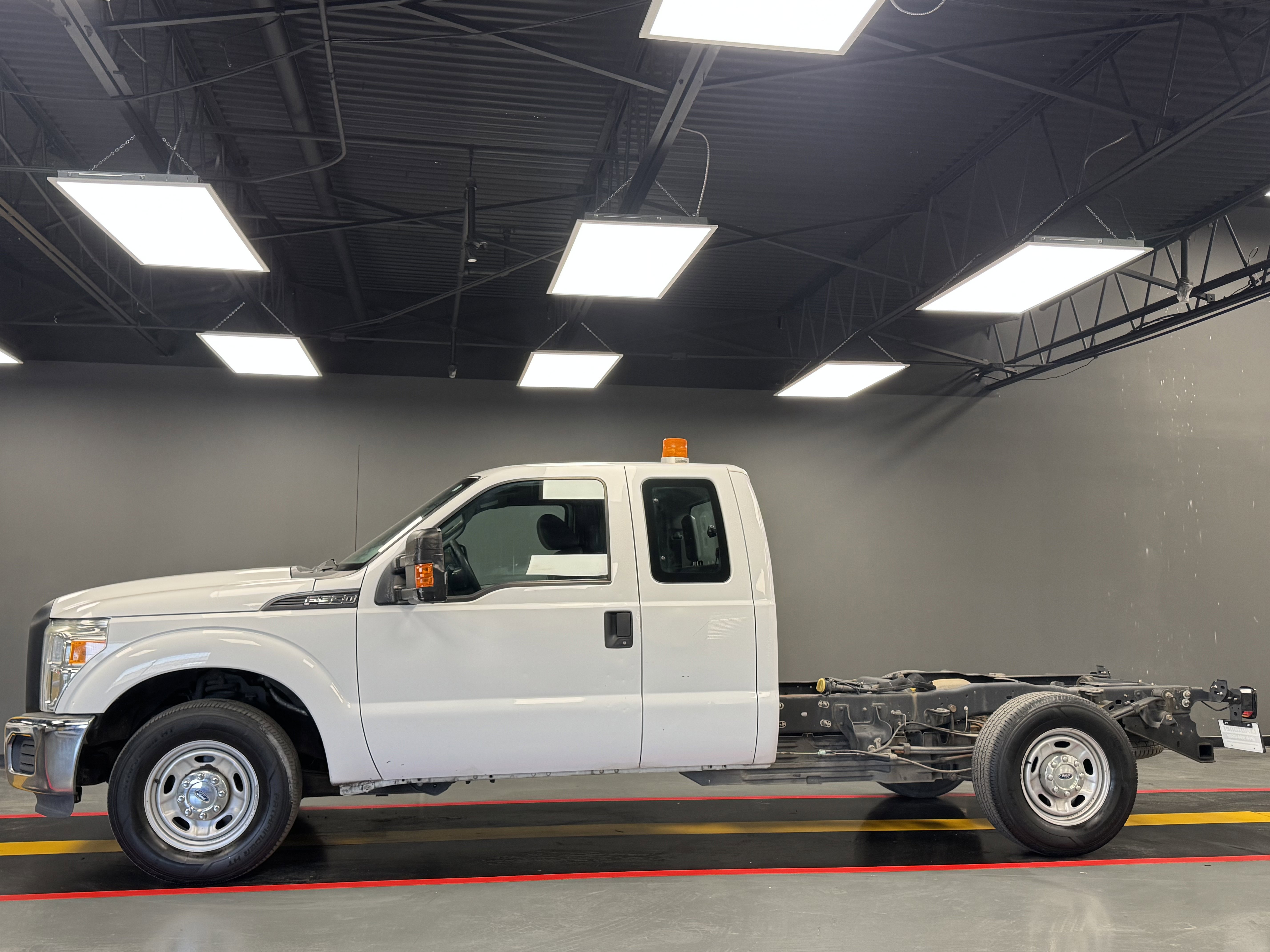 Used 2015 Ford F350 XL RWD image 3