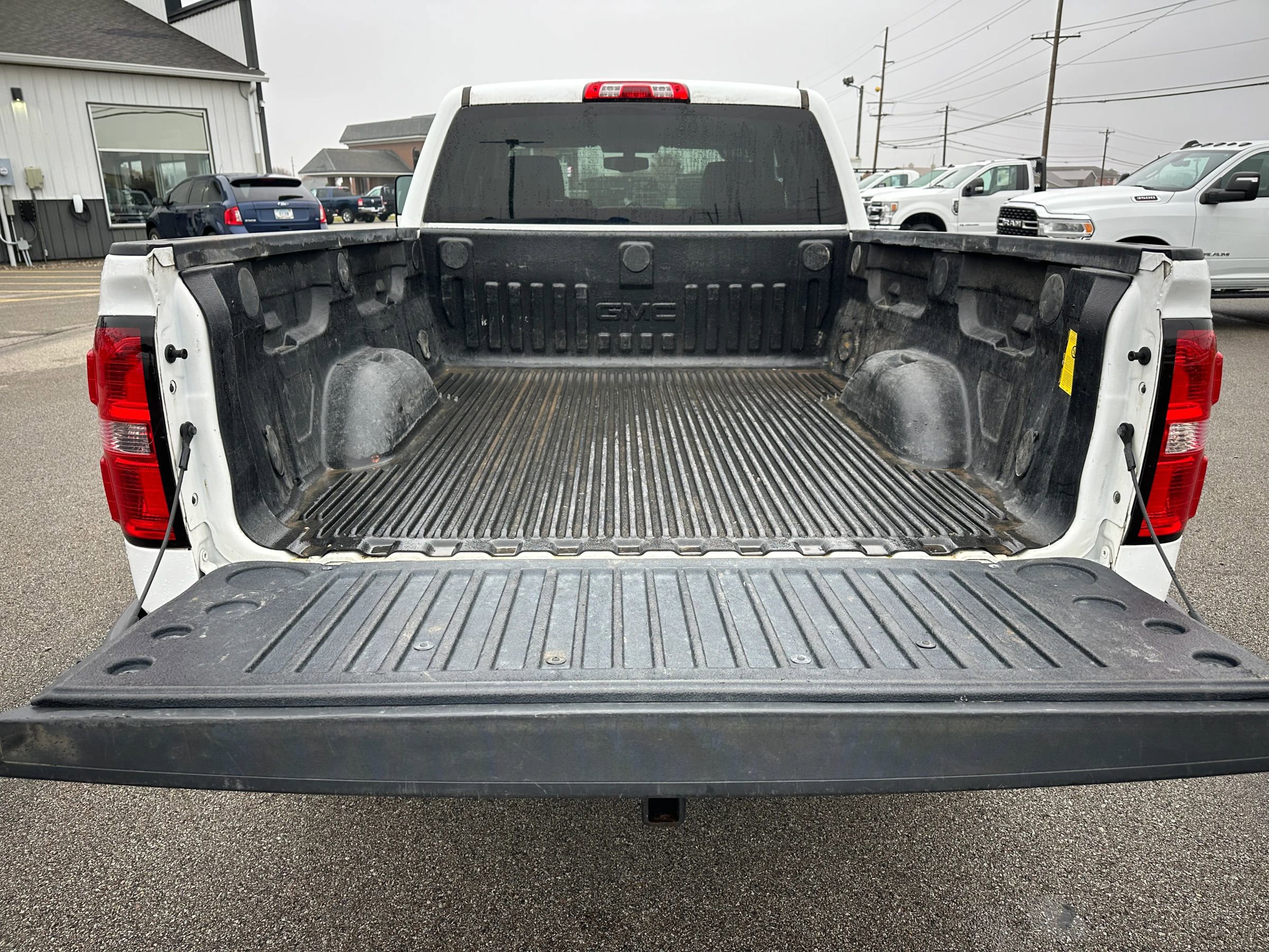 Used 2019 GMC Sierra 1500 SLE w/ SLE Value Package image 4