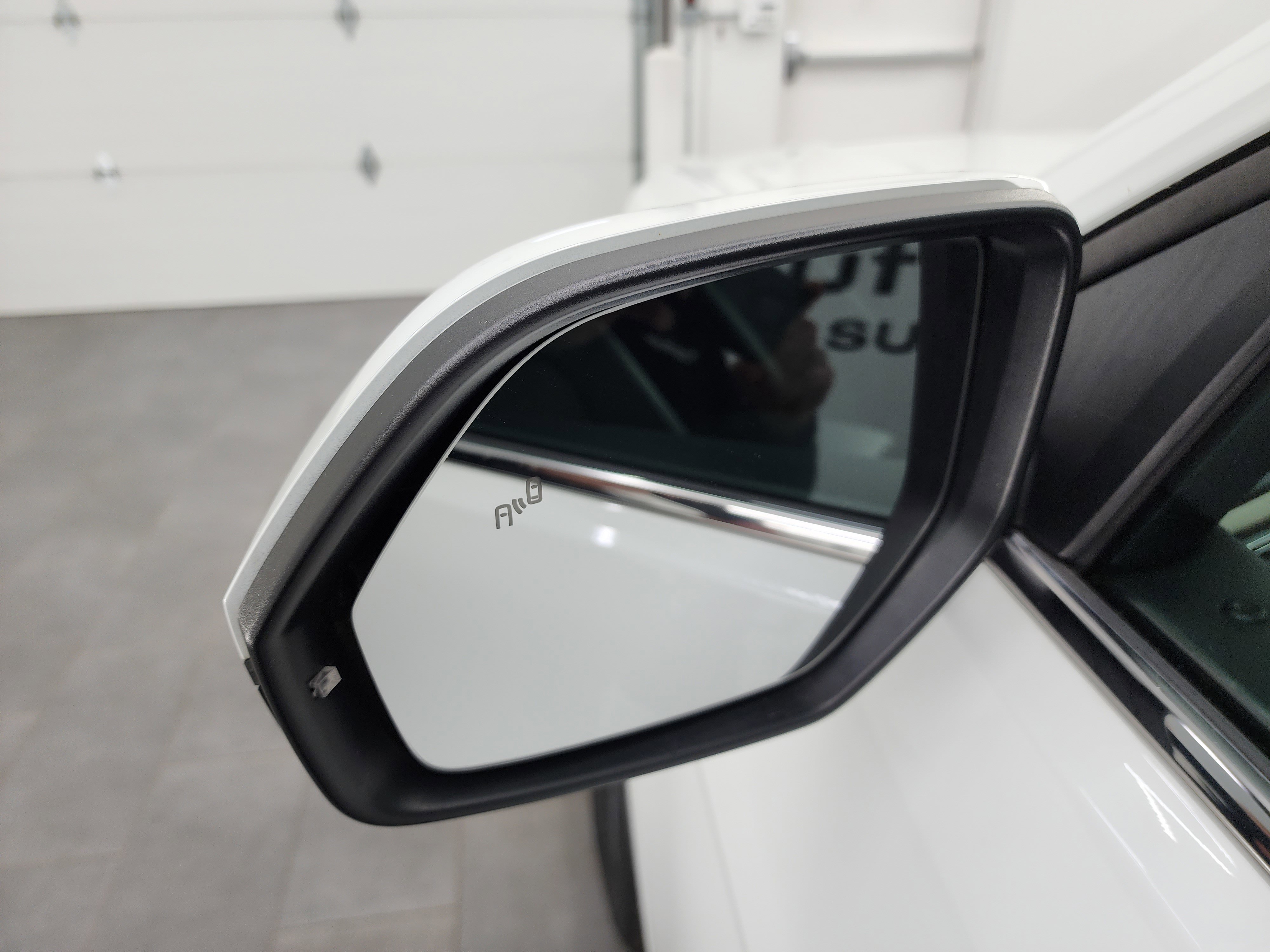 Used 2025 Volkswagen Atlas SE image 34