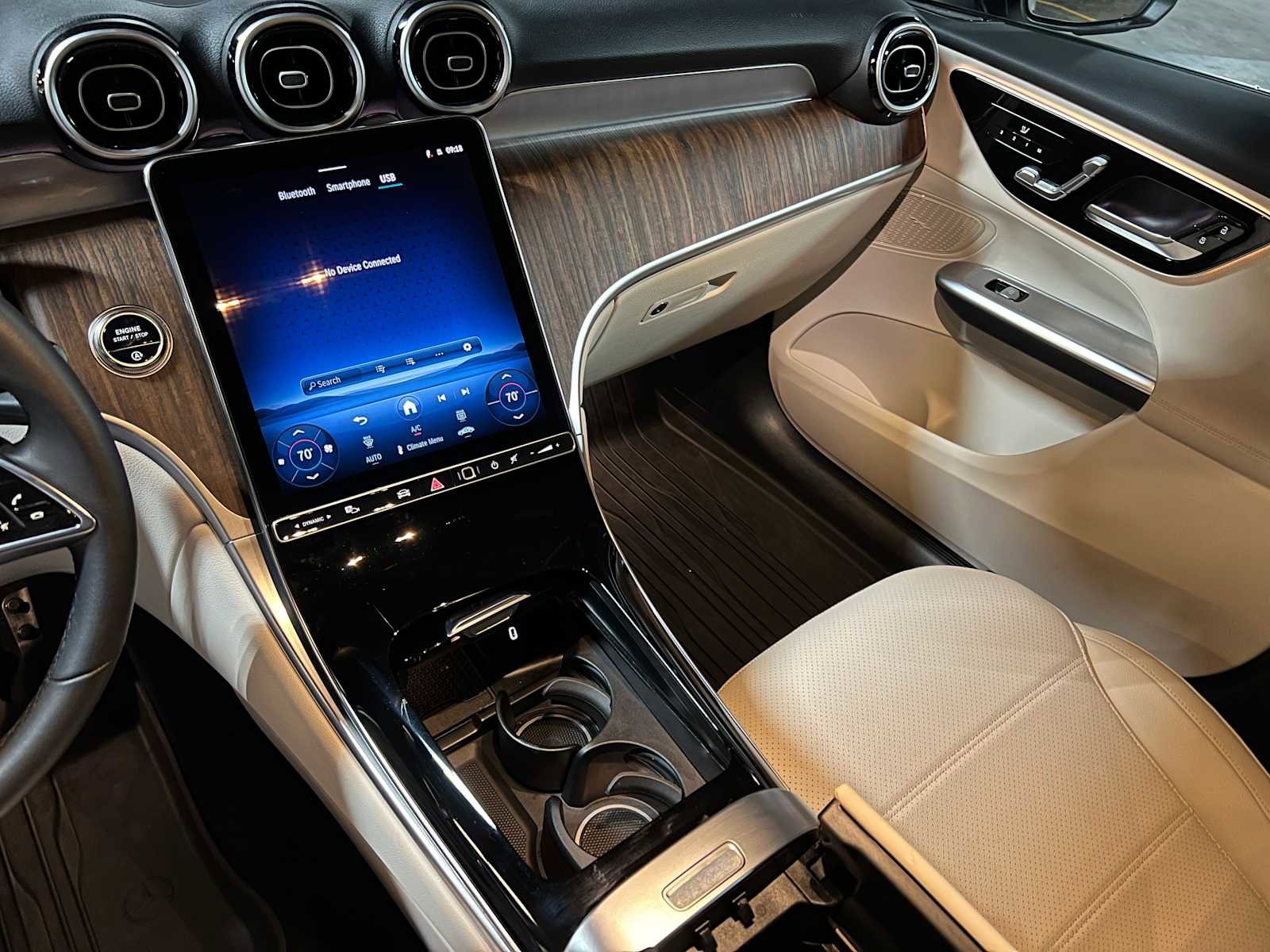 Used 2026 Mercedes-Benz GLC 300 4MATIC image 32