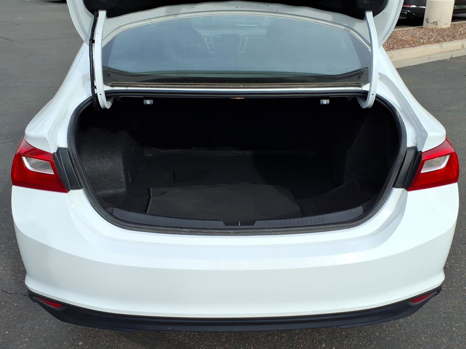 Used 2023 Chevrolet Malibu LT FWD image 11