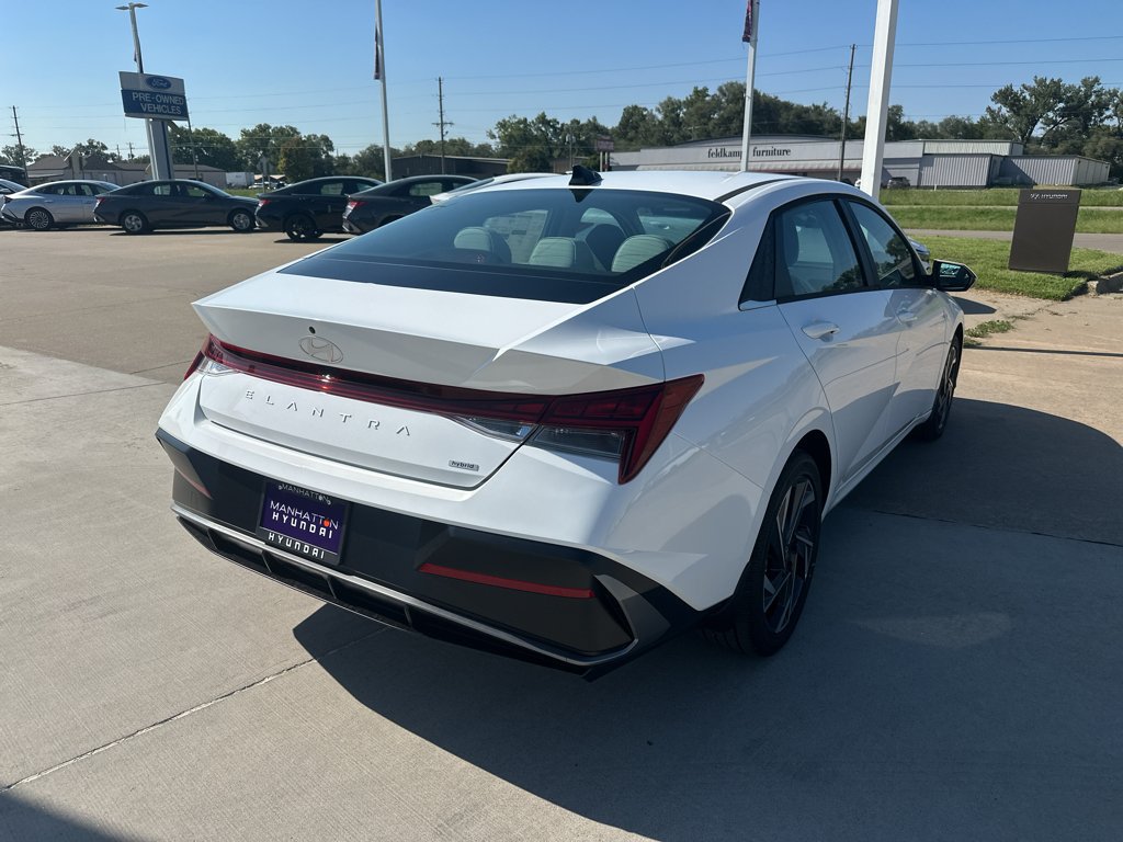 New 2026 Hyundai Elantra Limited FWD image 10
