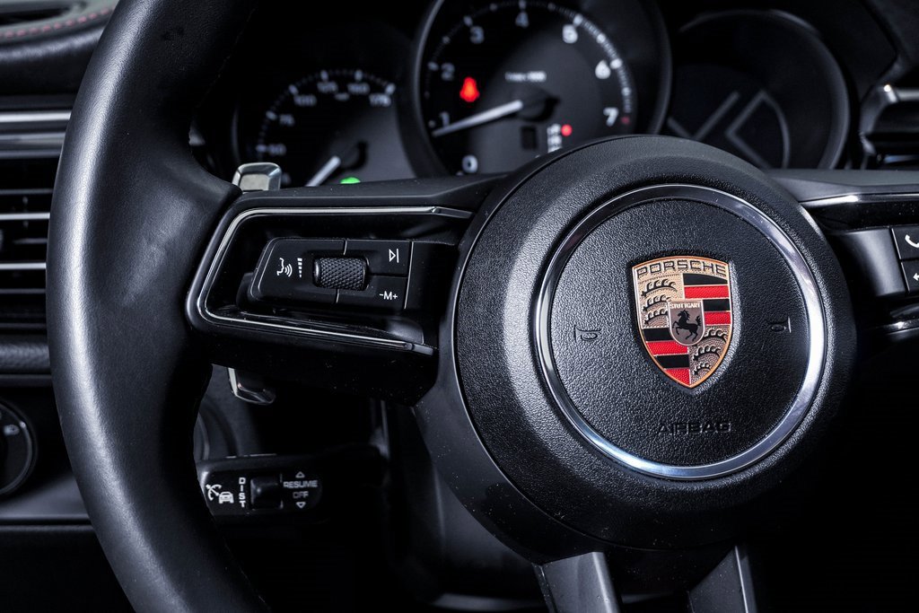 Certified 2025 Porsche Macan image 20