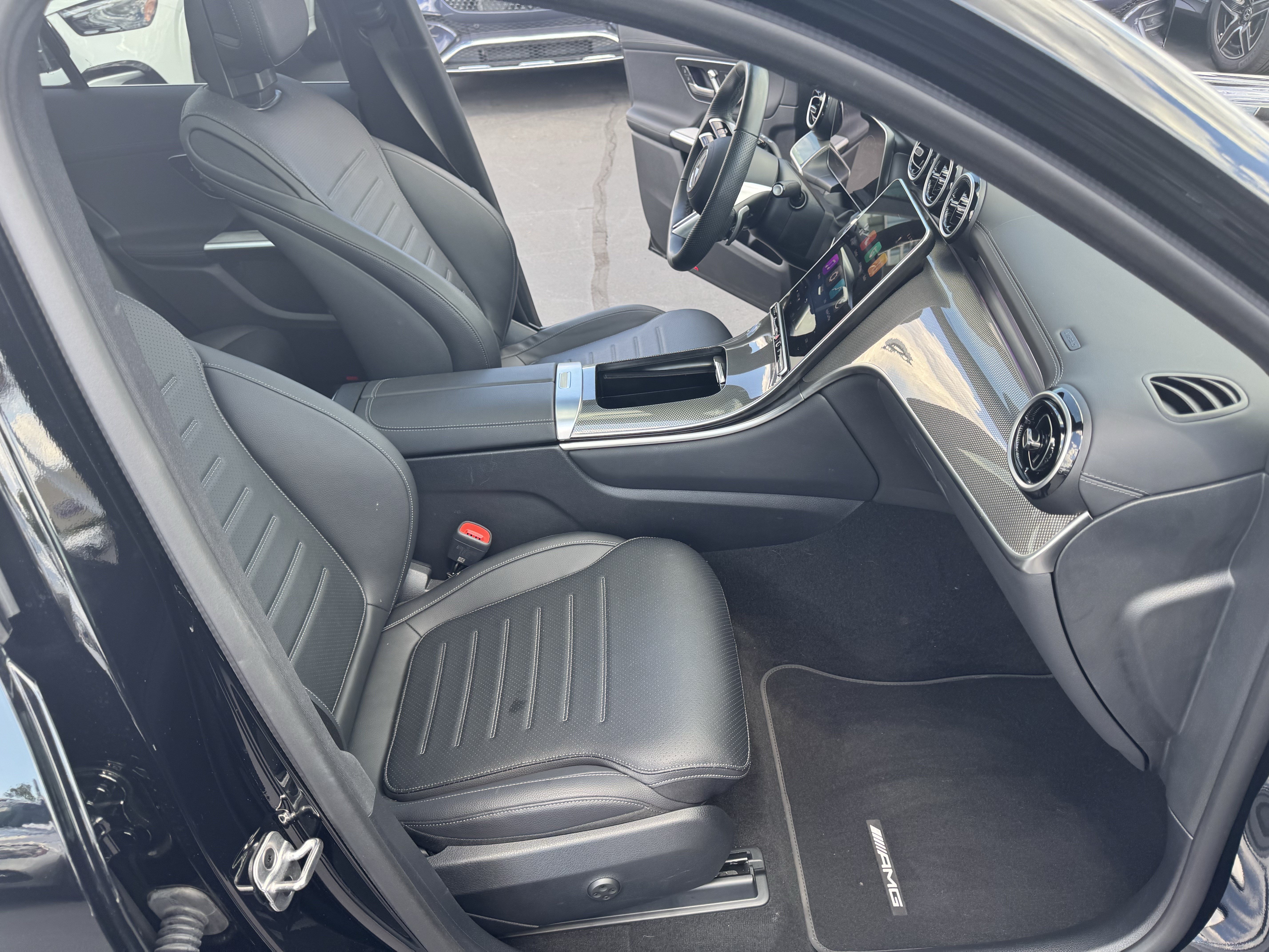 Used 2026 Mercedes-Benz GLC 300 image 35