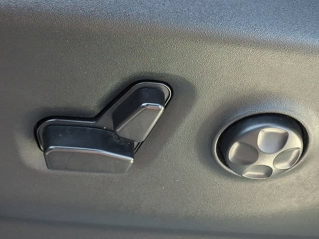 Used 2024 Chrysler Pacifica Touring-L FWD image 28
