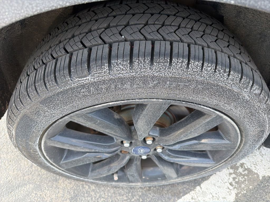 Used 2017 Ford Escape SE w/ SE Sport Appearance Package image 6