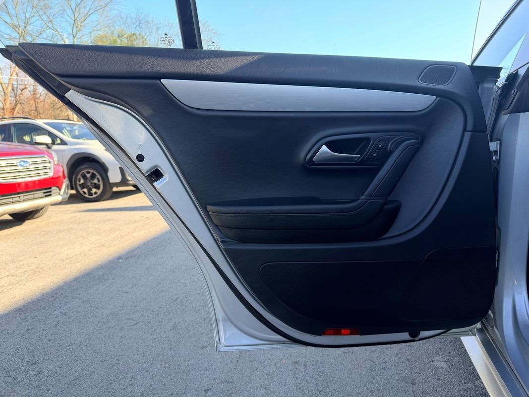 Used 2015 Volkswagen CC R-Line image 23