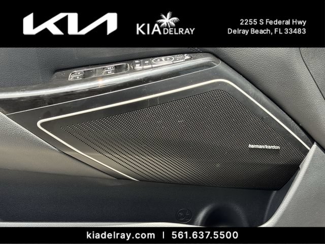 Used 2017 Kia Cadenza Technology FWD image 16
