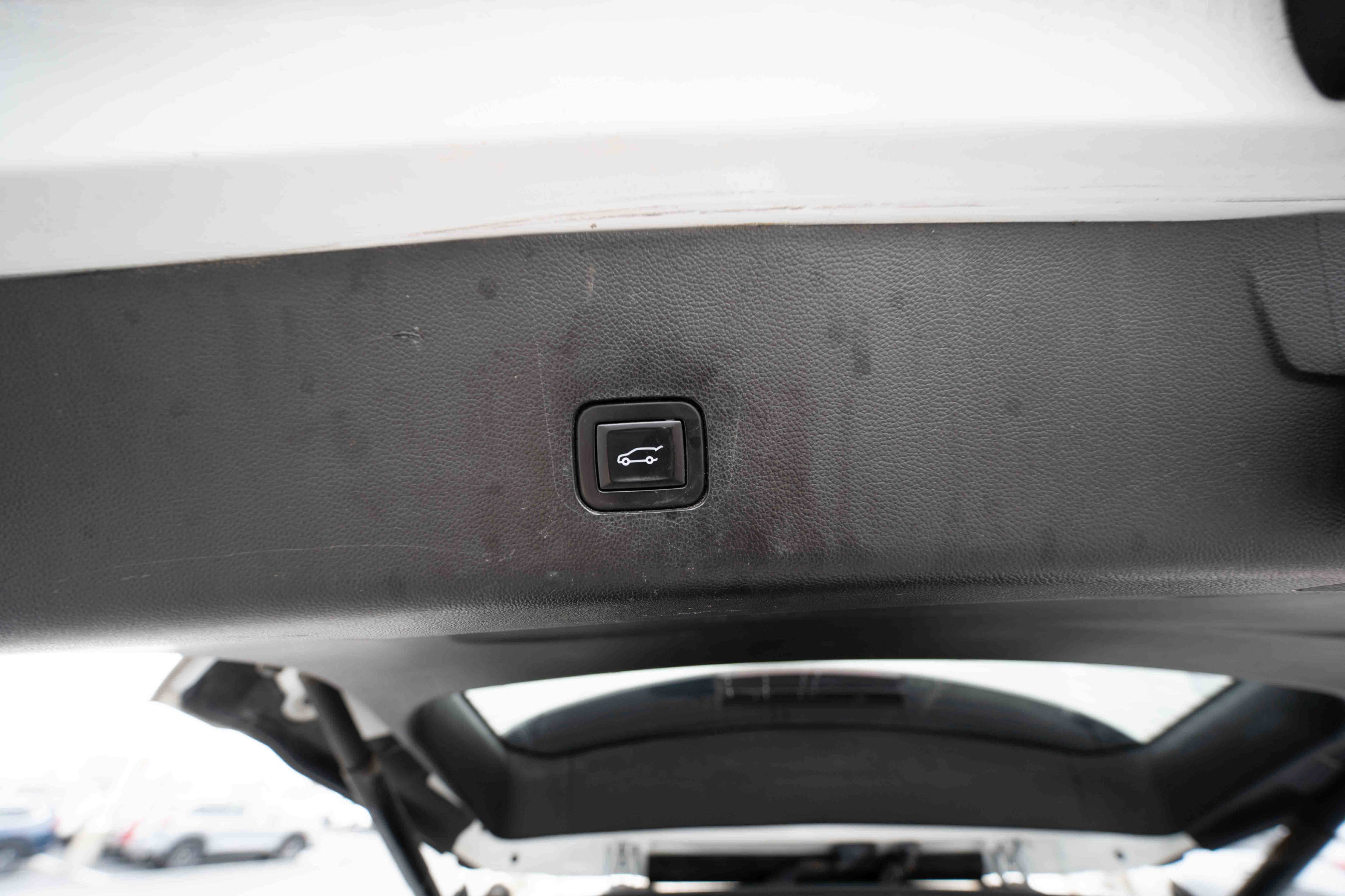 Used 2018 Chevrolet Traverse LT image 29