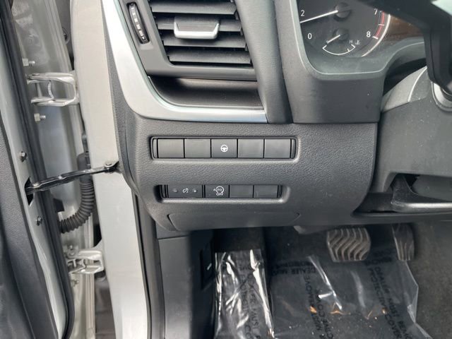 Used 2023 Nissan Rogue SV image 30