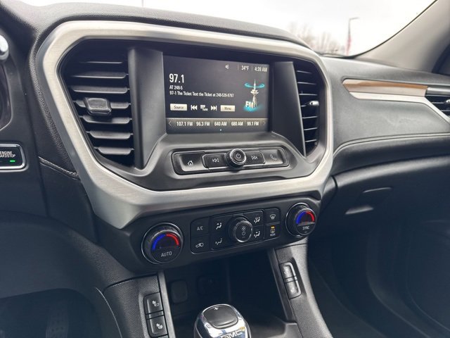 Used 2018 GMC Acadia SLE image 12