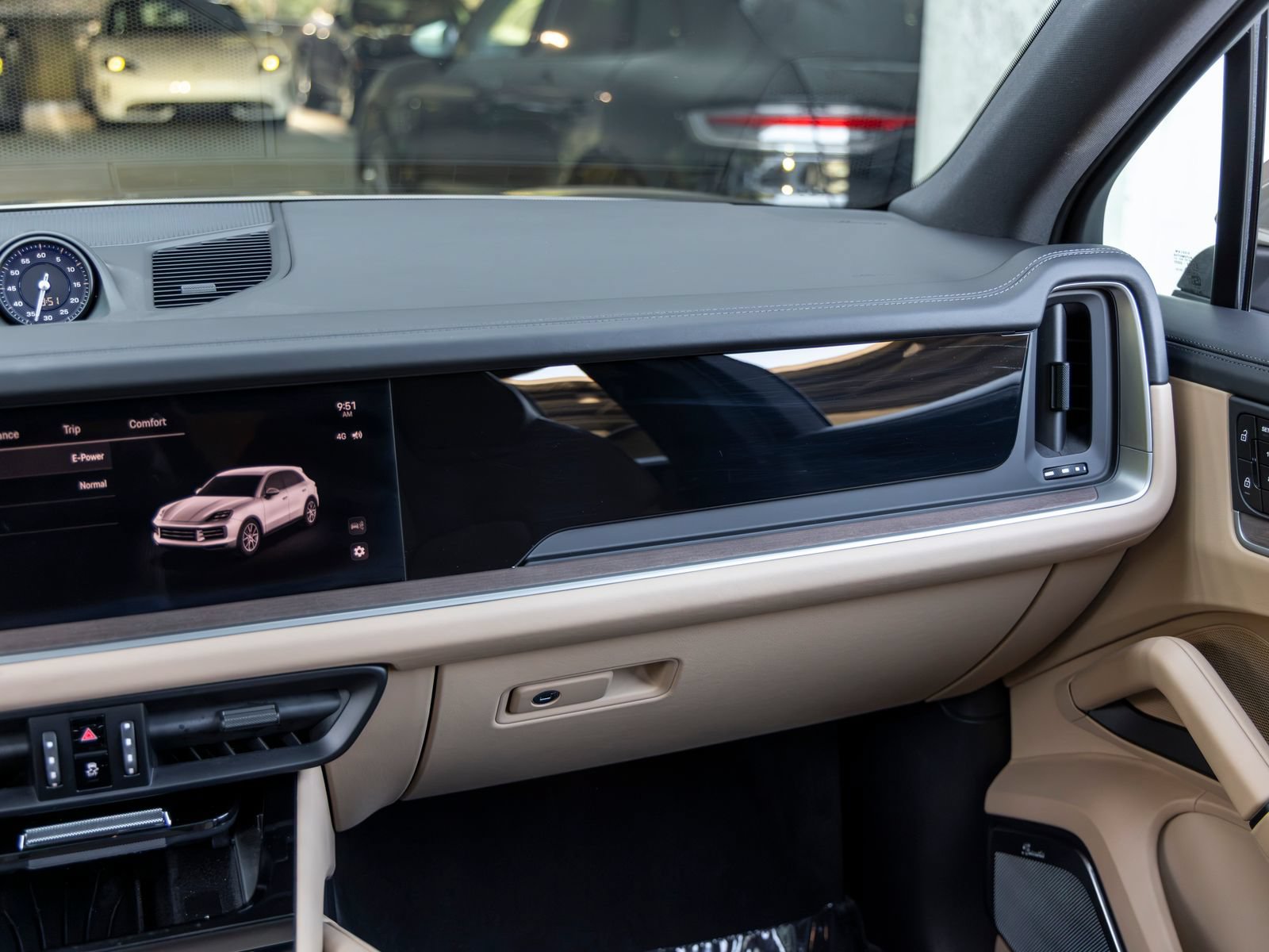 Certified 2025 Porsche Cayenne S AWD/4WD image 50