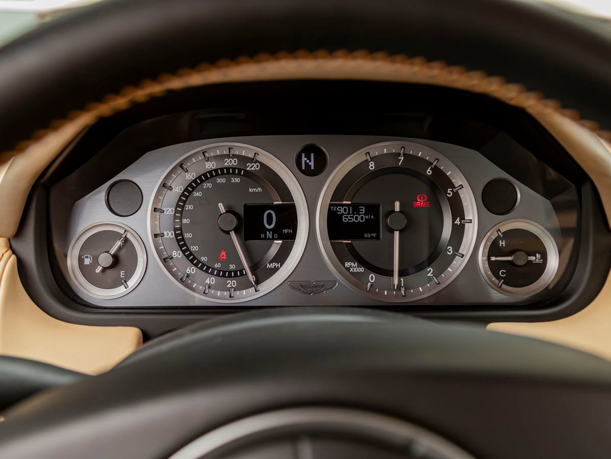 Used 2013 Aston Martin V8 Vantage S RWD image 7