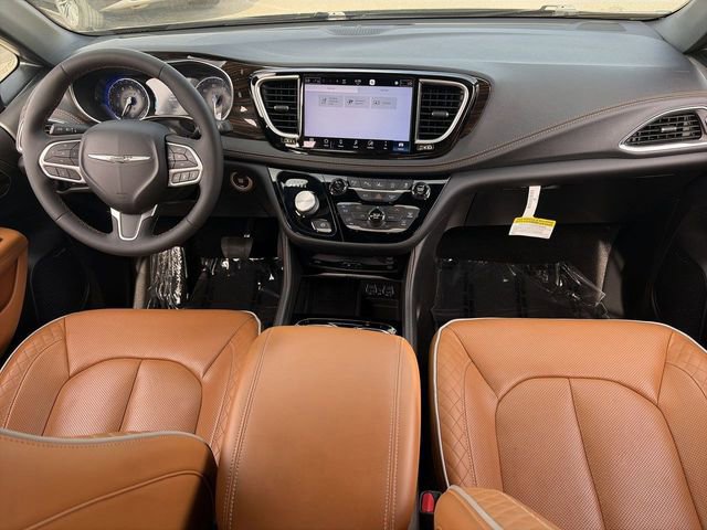 Used 2022 Chrysler Pacifica Pinnacle image 16