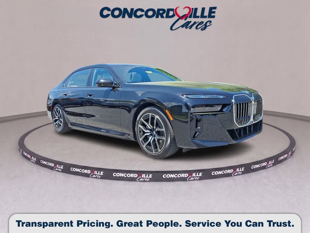Used 2025 BMW i7 xDrive60 AWD/4WD video 1