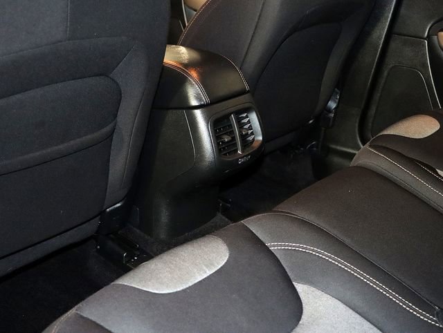 Used 2017 Jeep Cherokee Sport image 15