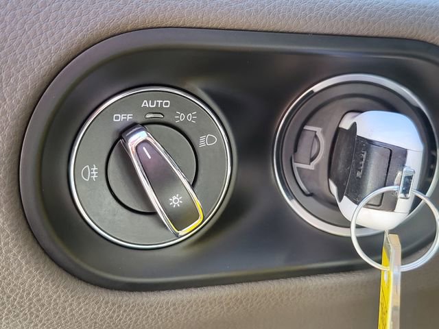 Used 2021 Porsche Macan image 21