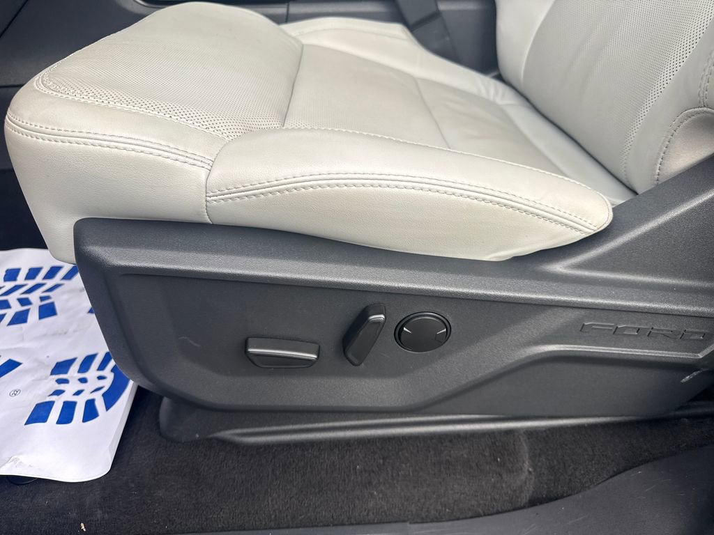 Used 2025 Ford Expedition Max Platinum w/ Driver's Package image 28