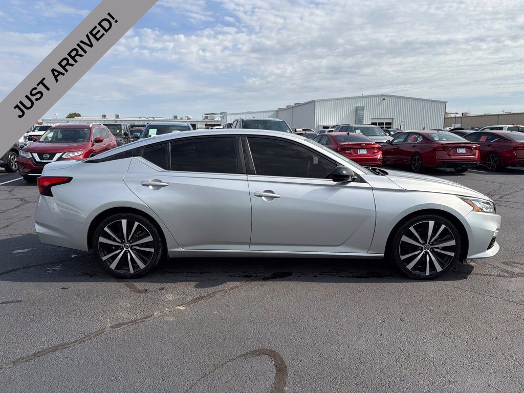 Used 2021 Nissan Altima 2.5 SR FWD image 4