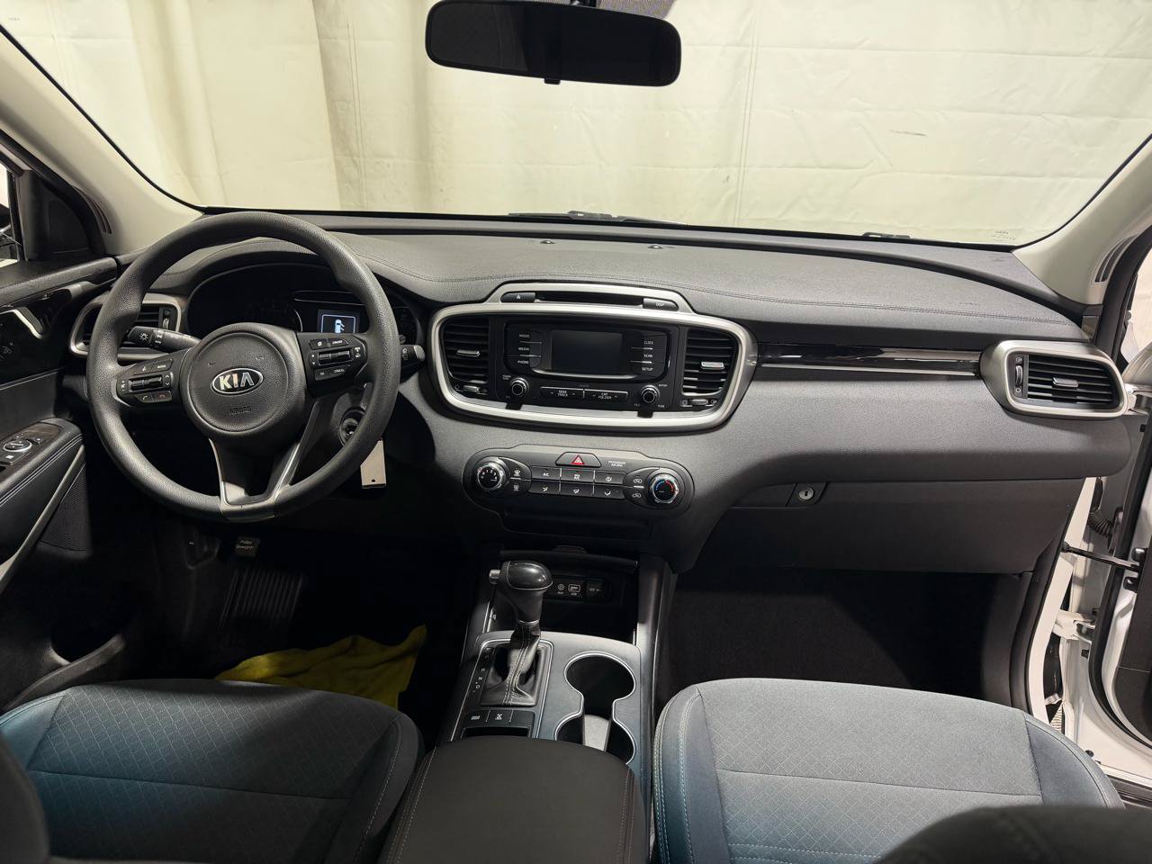 Used 2018 Kia Sorento LX AWD/4WD image 16