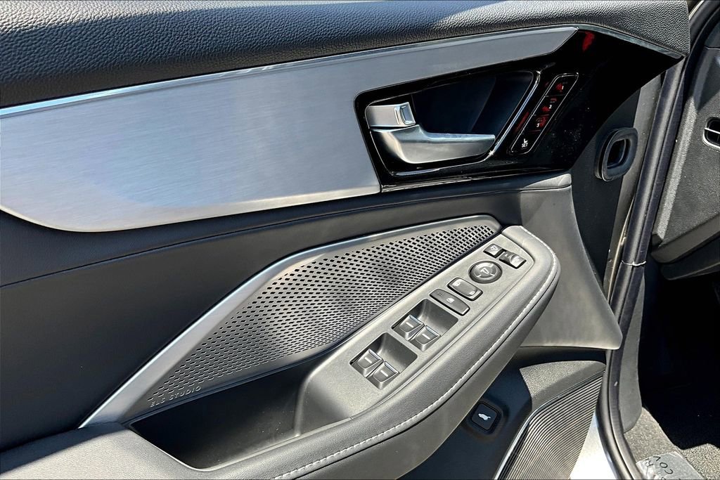 Used 2024 Acura MDX SH-AWD w/ Technology Package image 19