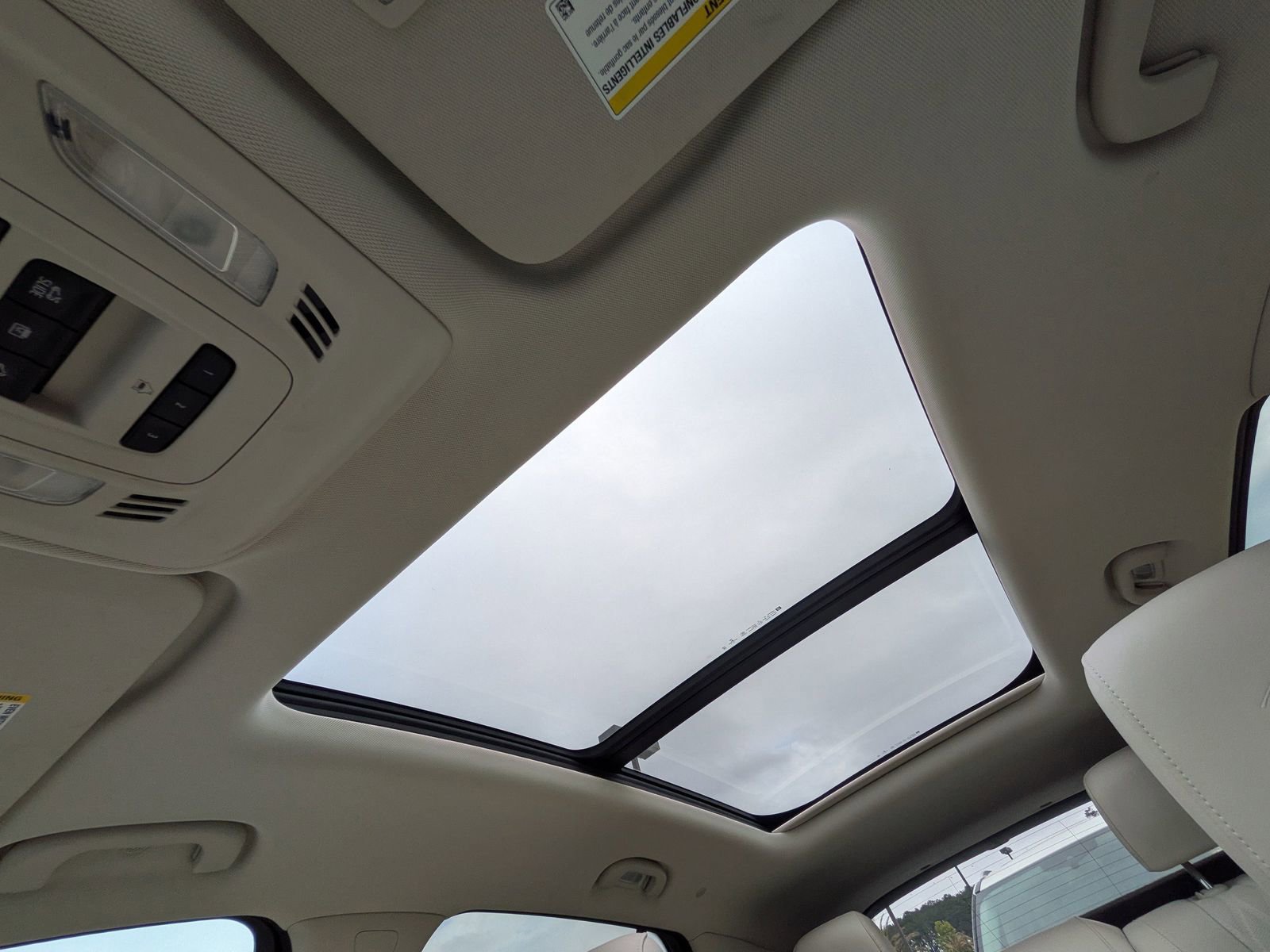 Used 2021 Buick Envision Avenir w/ Technology Package II image 12