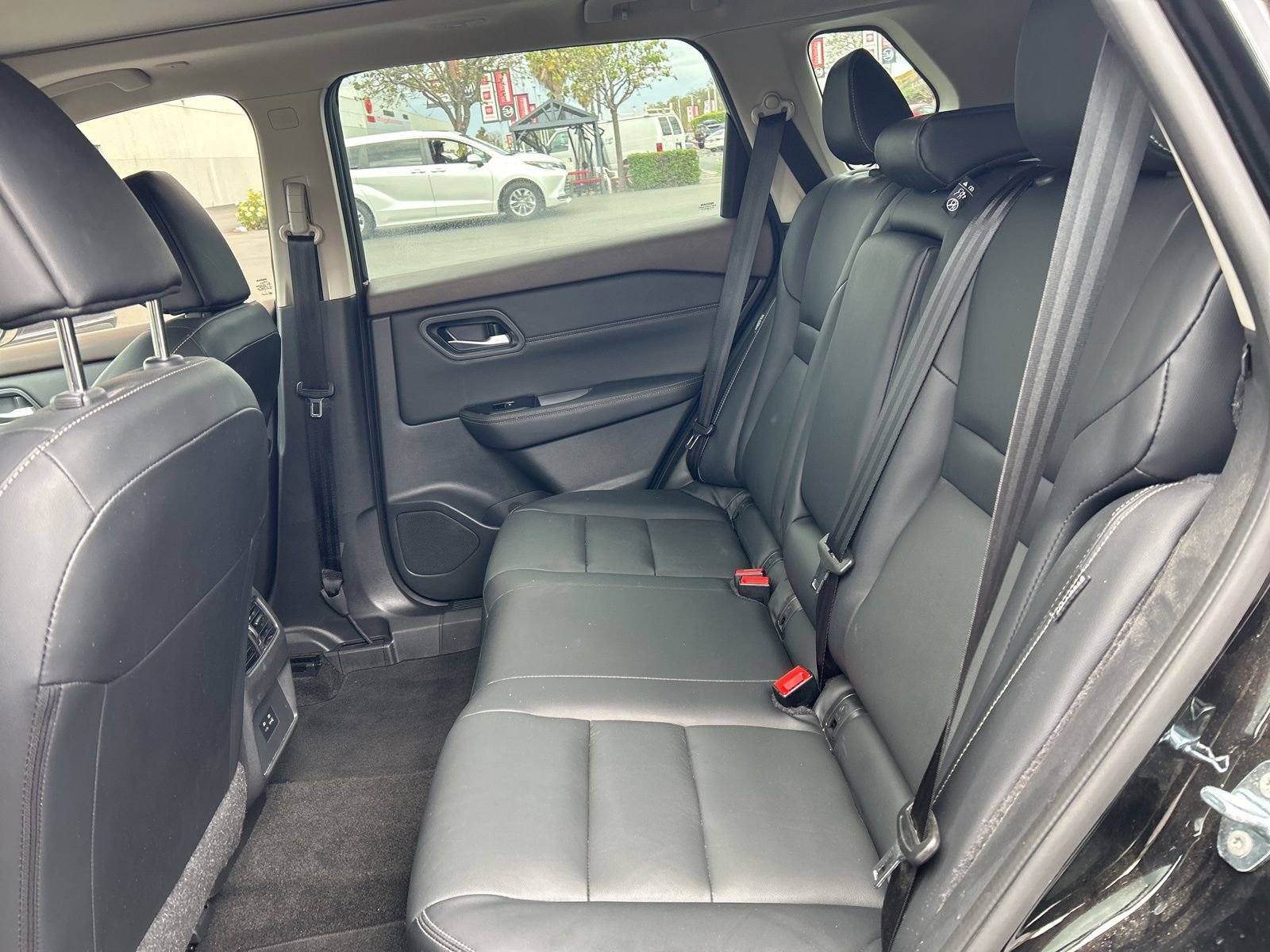 Used 2023 Nissan Rogue SL image 7