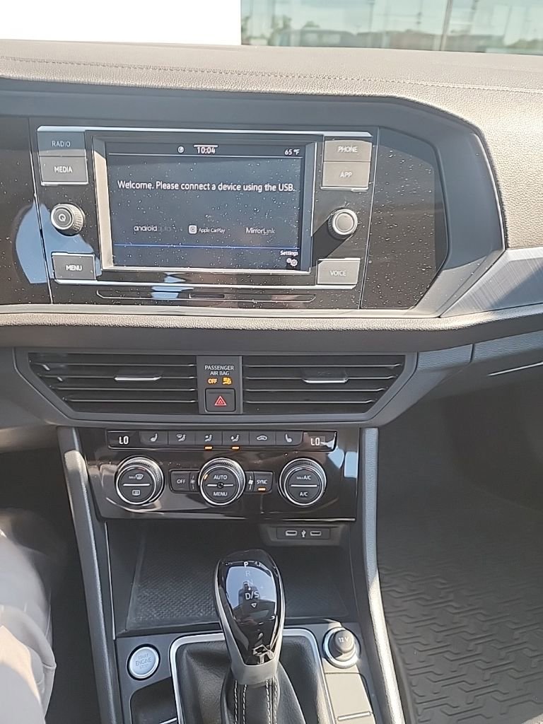 Used 2023 Volkswagen Jetta SE FWD image 6