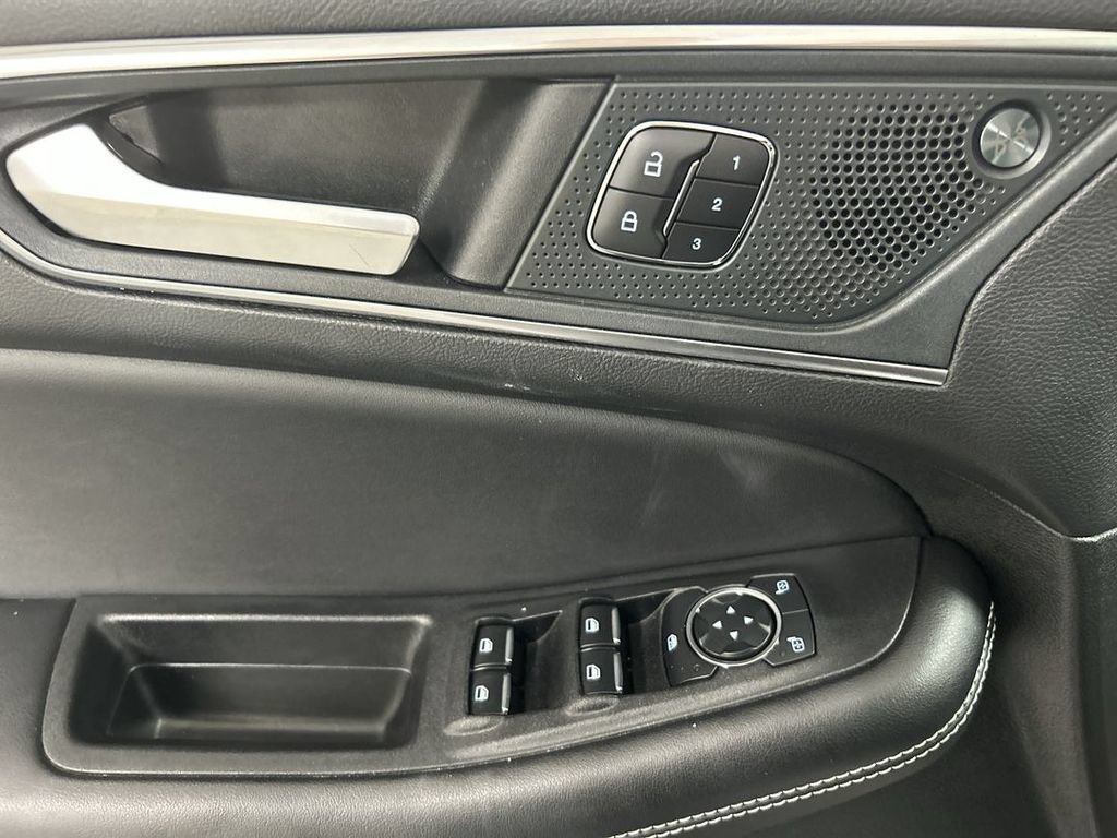 Used 2024 Ford Edge ST w/ Equipment Group 401A AWD/4WD image 11