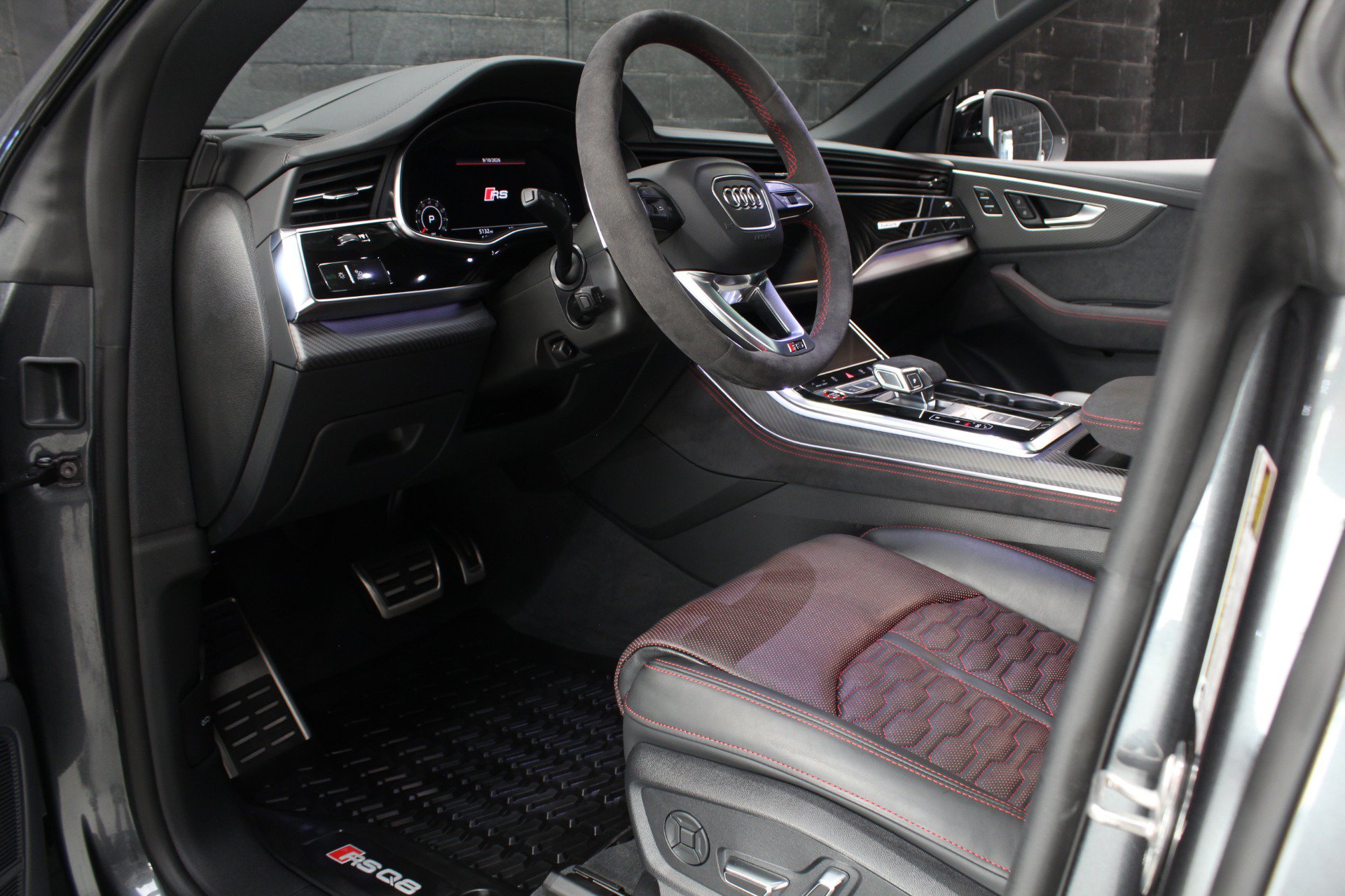 Used 2025 Audi RS Q8 performance AWD/4WD image 30