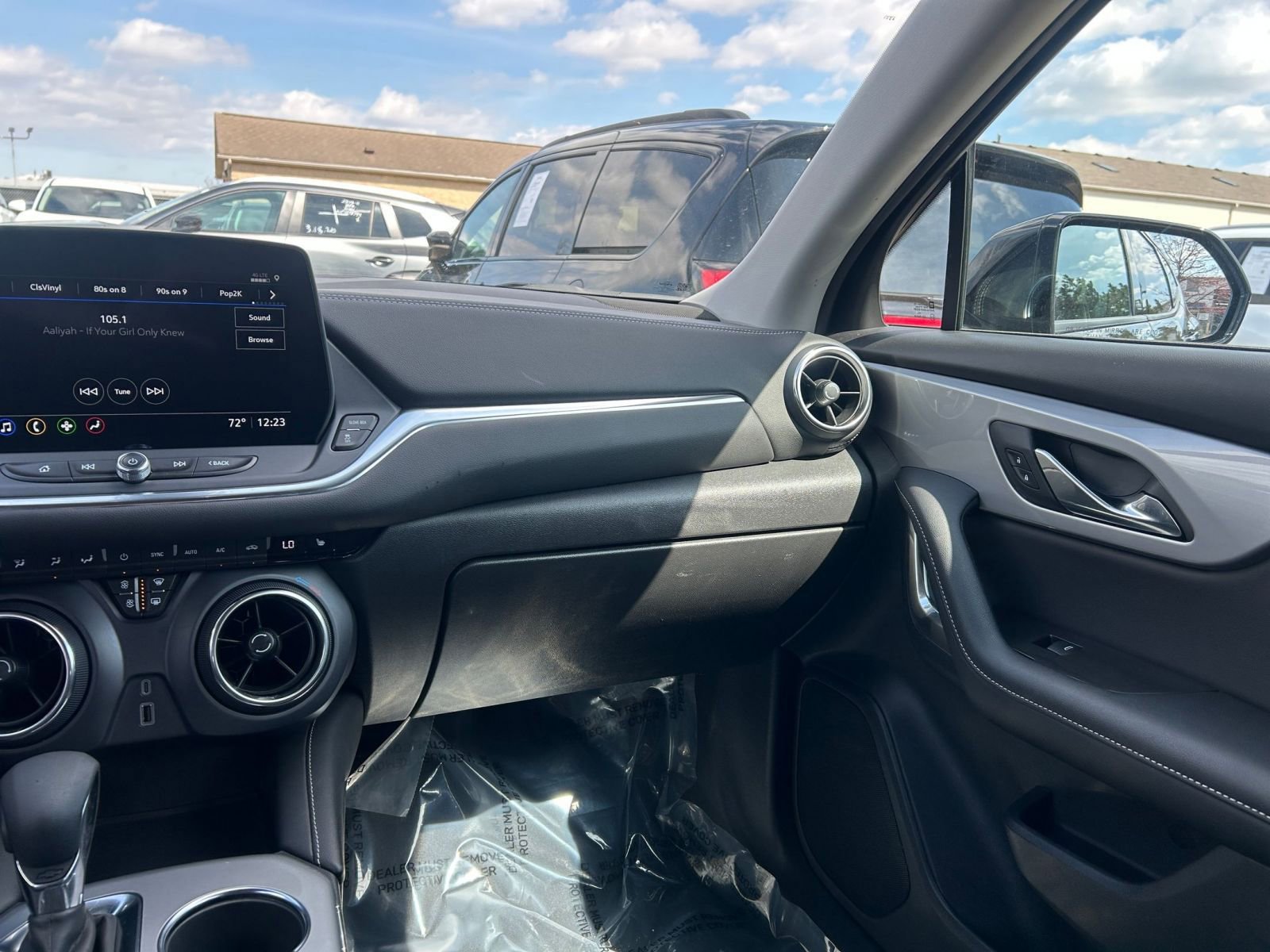 Used 2025 Chevrolet Blazer LT image 37