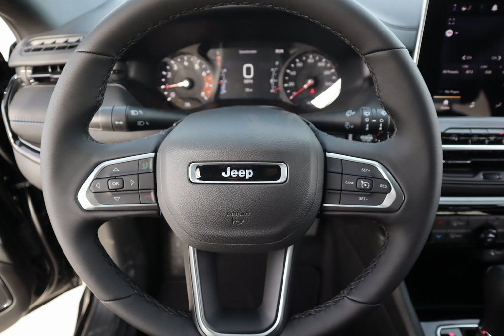 New 2026 Jeep Compass Latitude AWD/4WD image 3