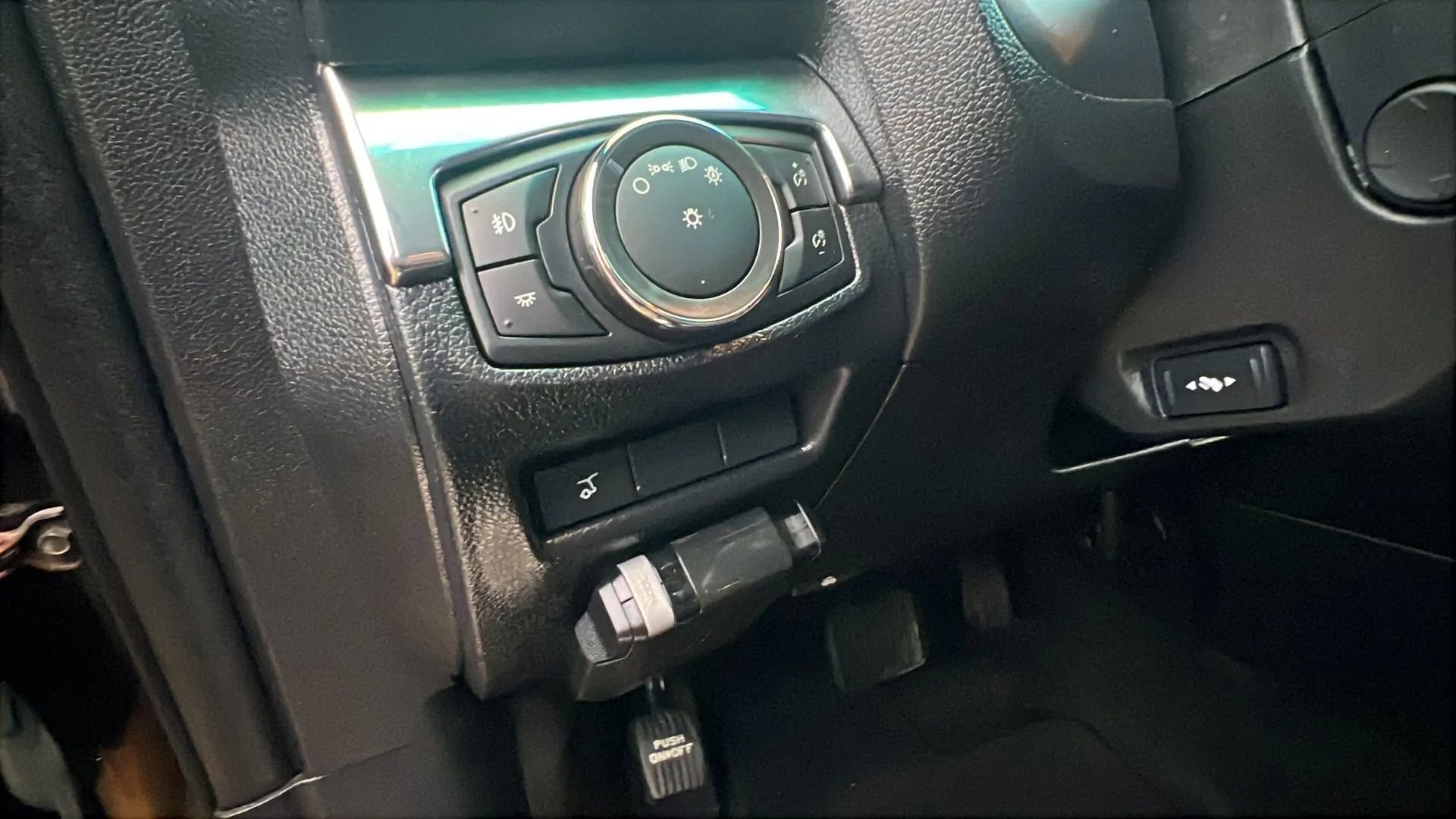 Used 2016 Ford Explorer Limited image 25