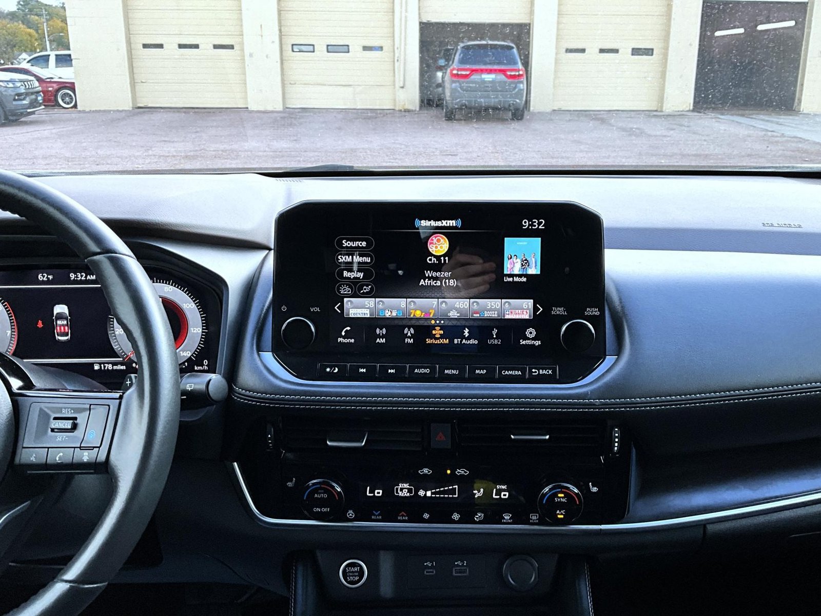 Used 2023 Nissan Rogue Platinum w/ Platinum Premium Package AWD/4WD image 14