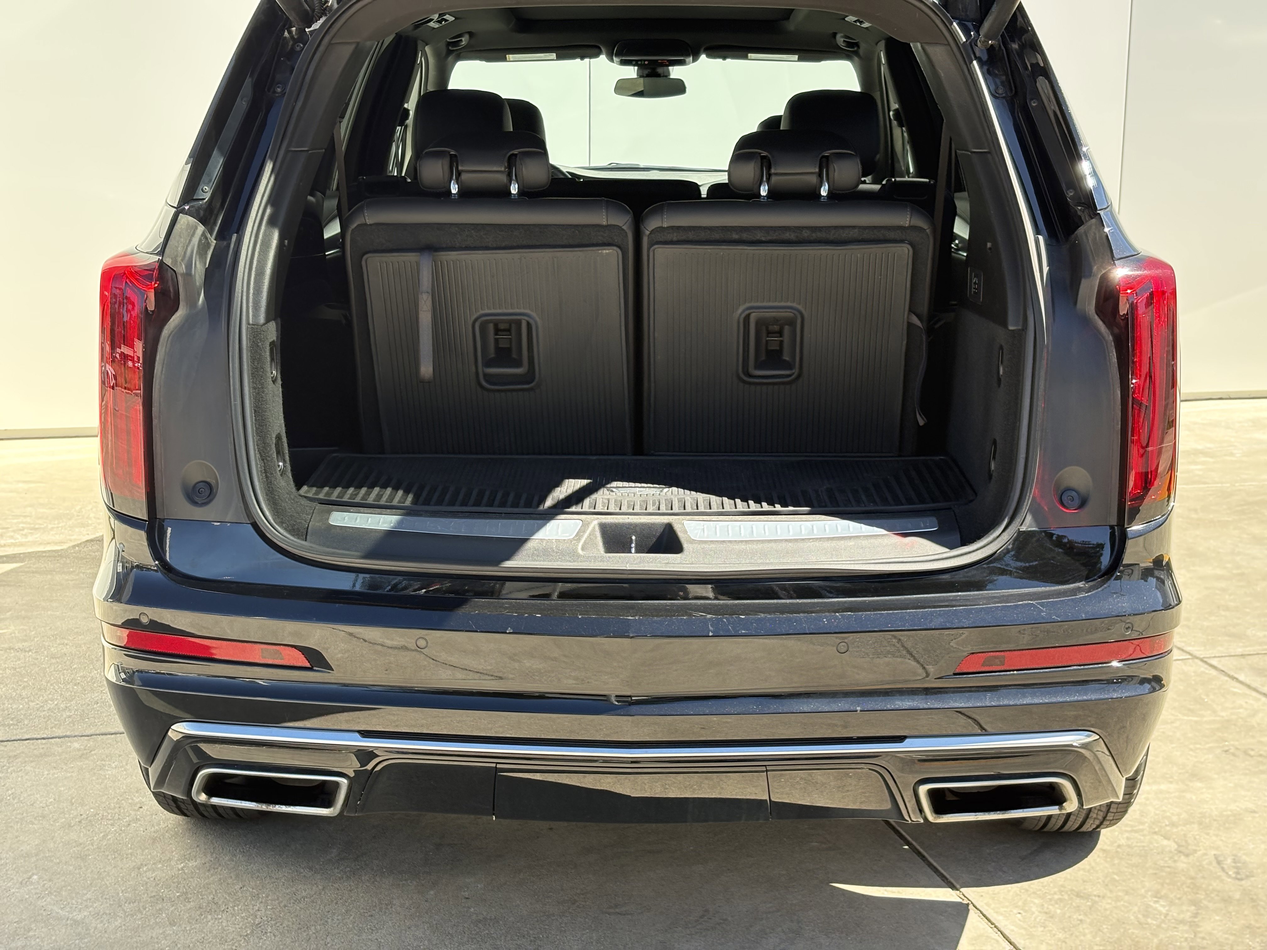 Certified 2024 Cadillac XT6 Luxury w/ LPO, Floor Liner Package image 9