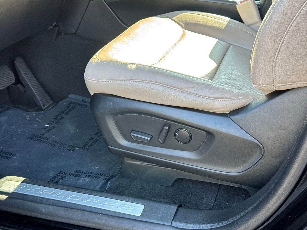 Used 2023 Ford Explorer Limited w/ Equipment Group 301A image 25