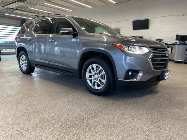 Used 2020 Chevrolet Traverse LT w/ Driver Confidence II Package image 3
