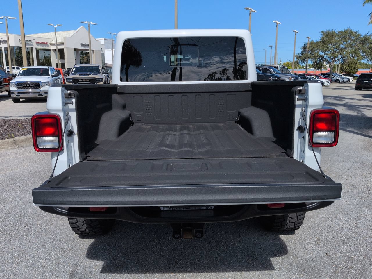 Used 2023 Jeep Gladiator Rubicon w/ Trailer Tow Package AWD/4WD image 13