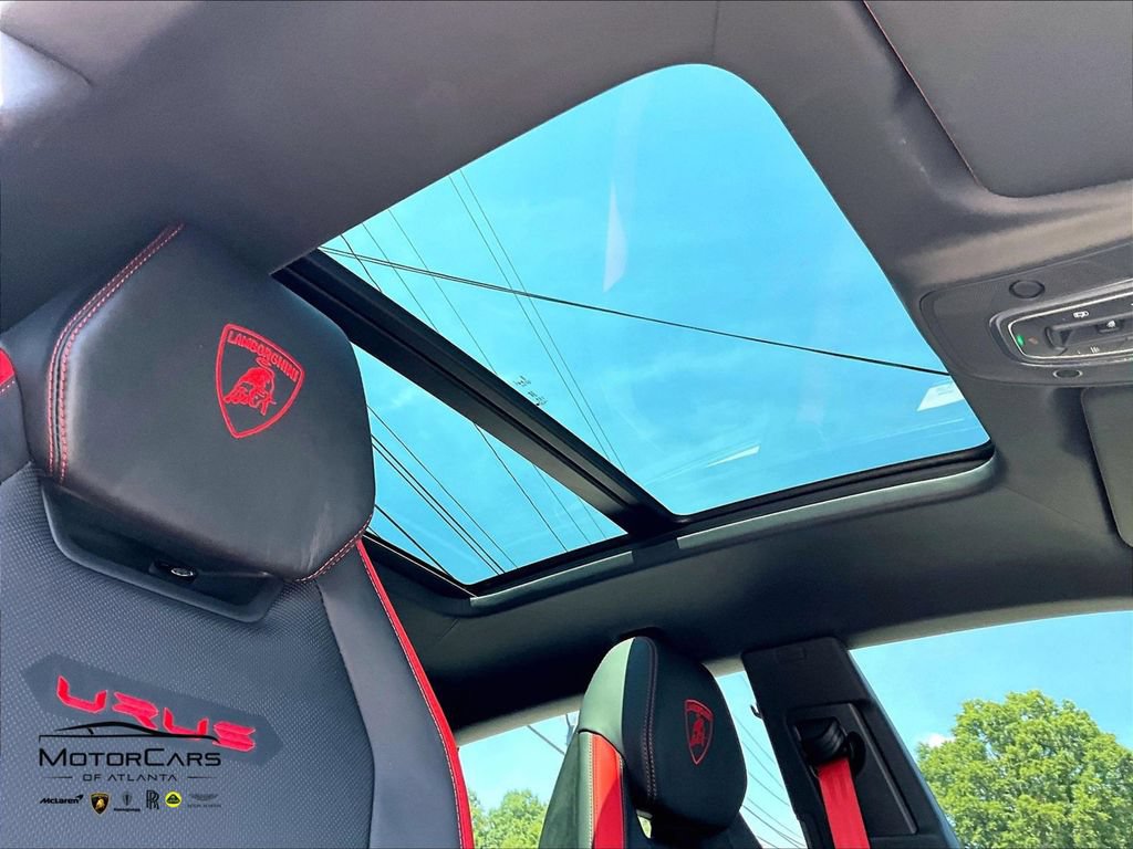 Used 2024 Lamborghini Urus Performante AWD/4WD image 19