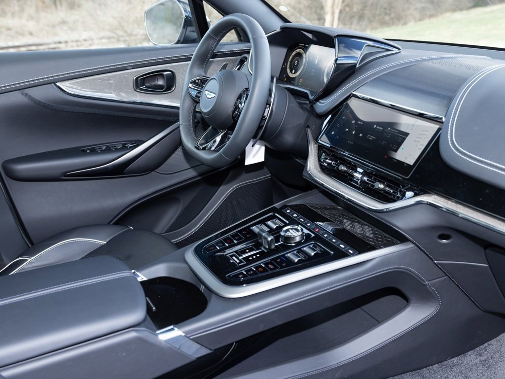 New 2025 Aston Martin DBX 707 image 44