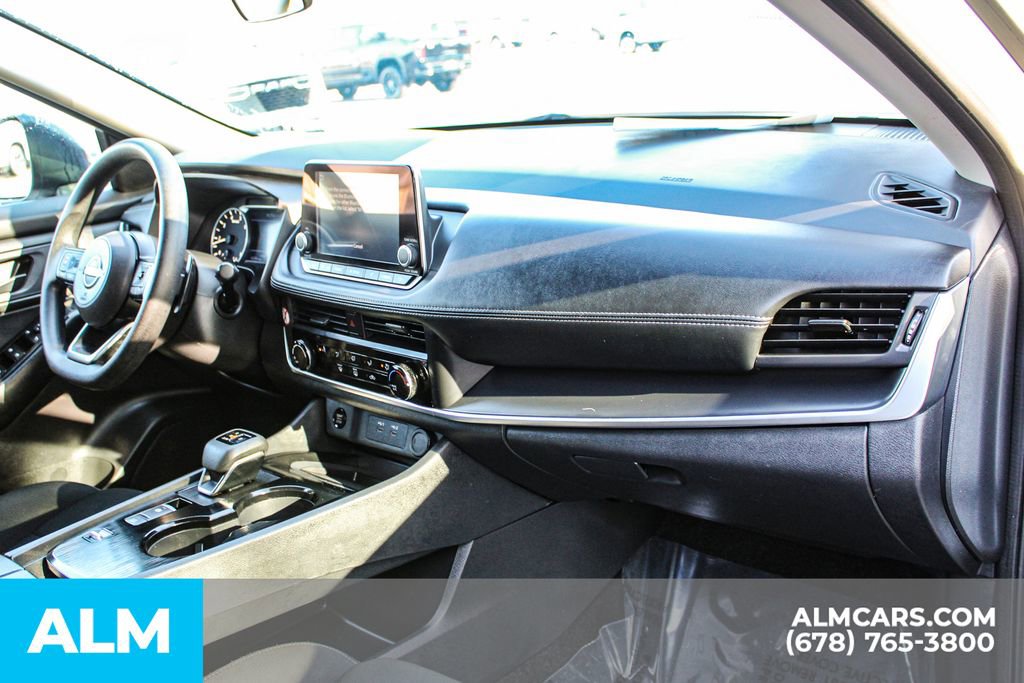 Used 2024 Nissan Rogue S image 23