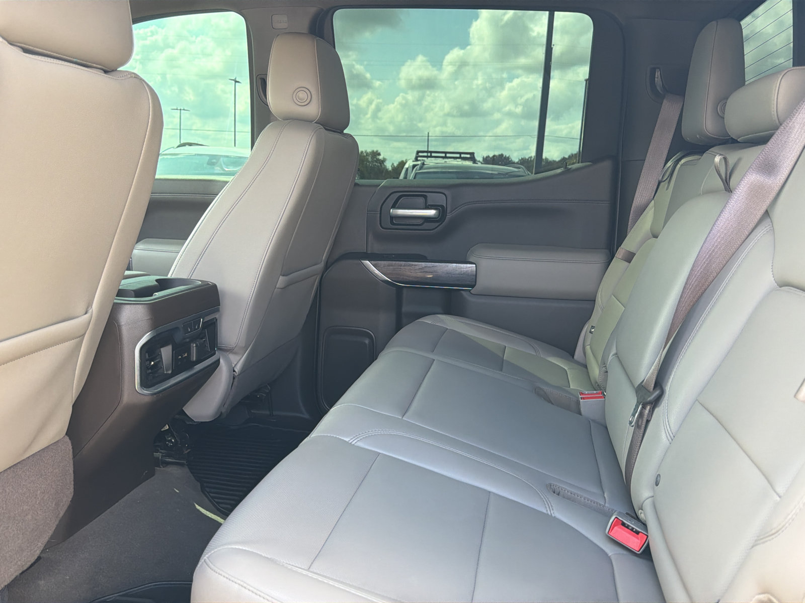 Used 2019 Chevrolet Silverado 1500 LTZ AWD/4WD image 16