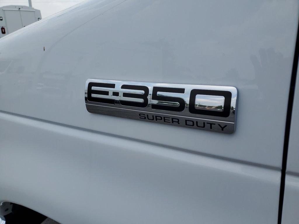 New 2027 Ford E-350 and Econoline 350 Super Duty w/ Power Equipment Group RWD image 18