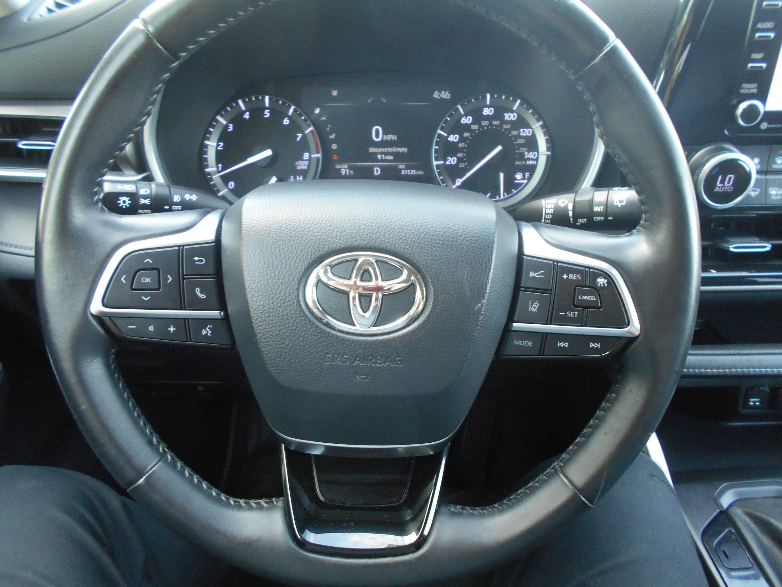 Used 2021 Toyota Highlander XLE AWD/4WD image 15
