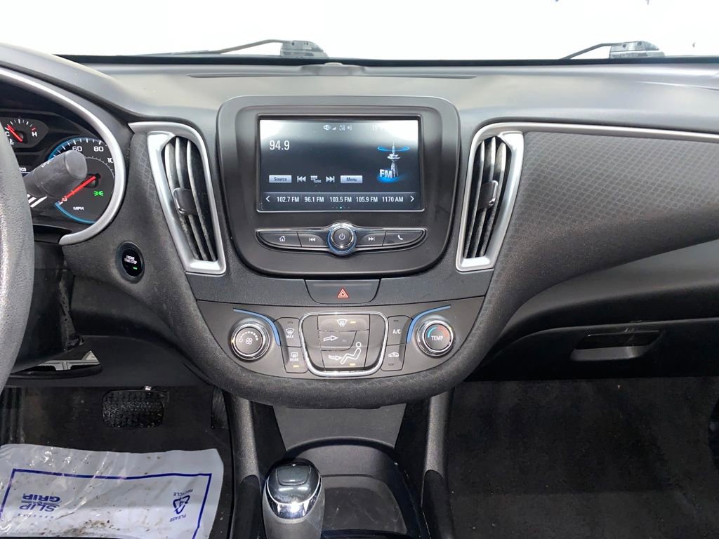 Used 2018 Chevrolet Malibu LS image 18