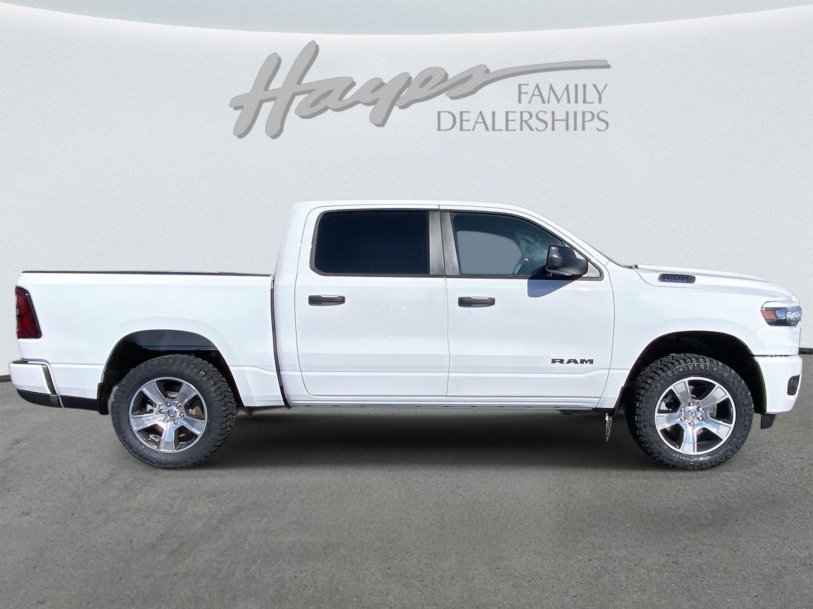 New 2026 RAM 1500 Express image 3