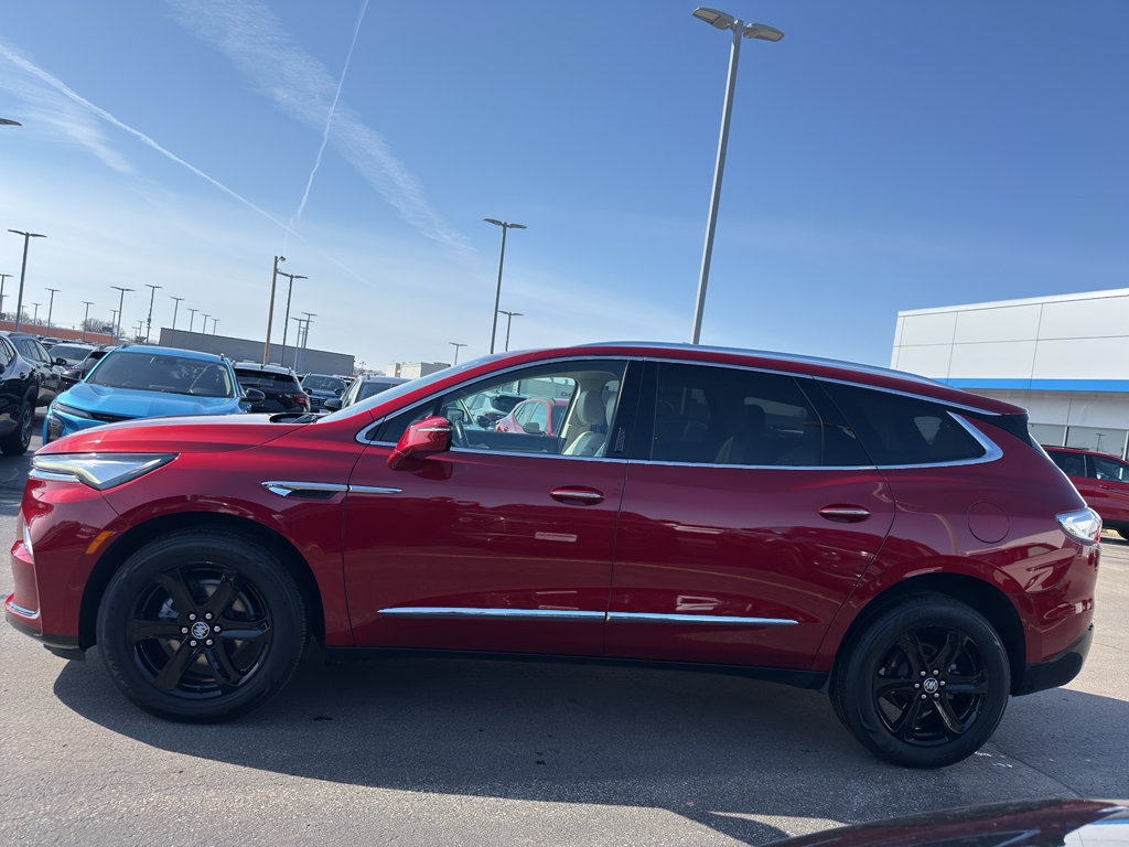 Used 2023 Buick Enclave Essence w/ Sport Touring Edition image 6