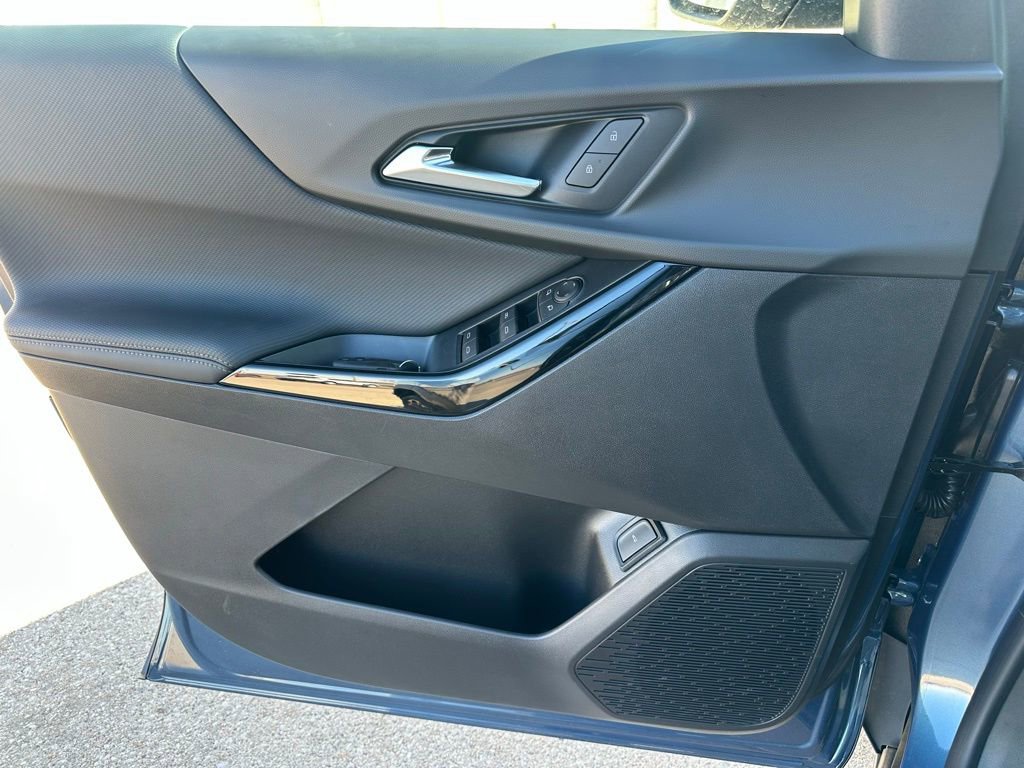 New 2026 Chevrolet Equinox LT w/ Convenience Package II image 9