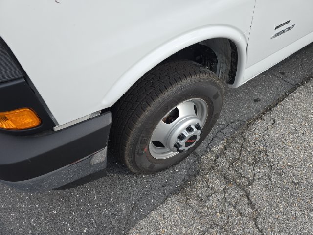 New 2025 GMC Savana 4500 w/ Power Convenience Package RWD image 9